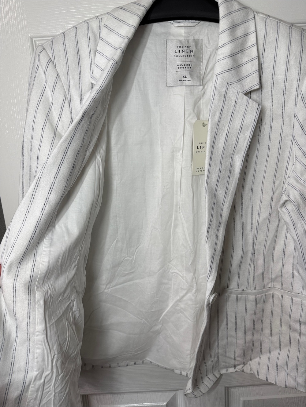 Abercrombie & Fitch White and Blue Blazer - Picture 7 of 7